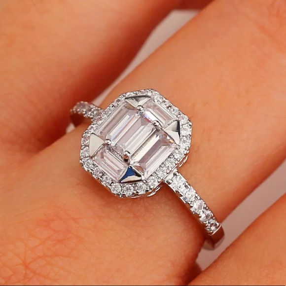 le chic Jewelry - Fashion 925 Silver Emerald Cut White Sapphire Ring